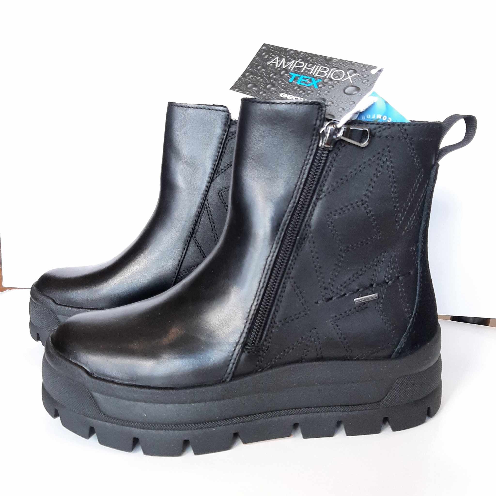 Men's Earth-Tone Sneaker